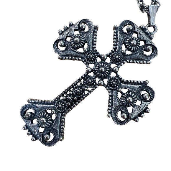 Sarah Coventry Vintage 1974 Cross Pendant Necklace Limited Edition Ornate Silver - Picture 11 of 14